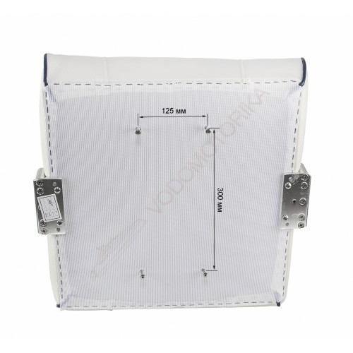 Кресло мягкое с перекидной спинкой белого цвета и синим кантом