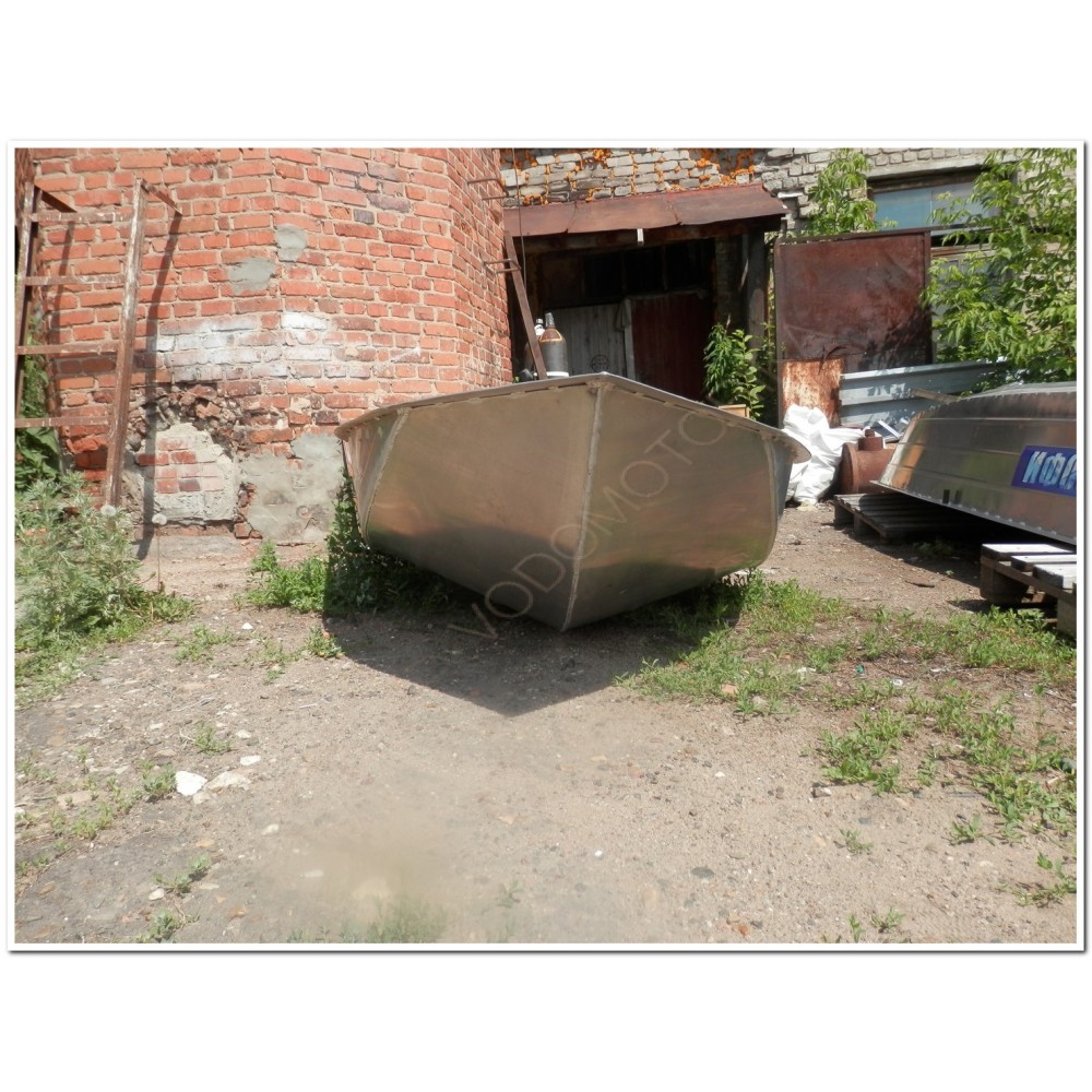 Алюминиевая моторно-гребная лодка Вятка Вариант