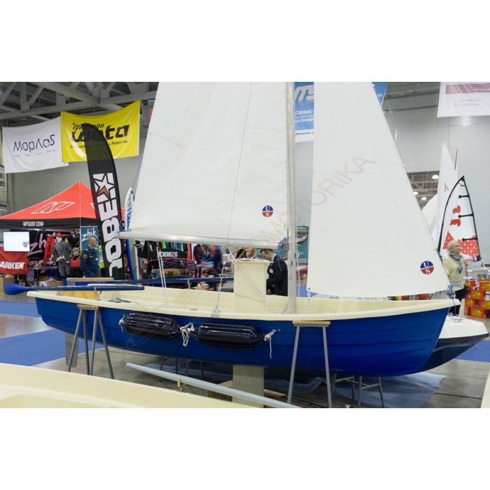 Стеклопластиковая лодка Тортилла-395 Комби без парусного вооружения