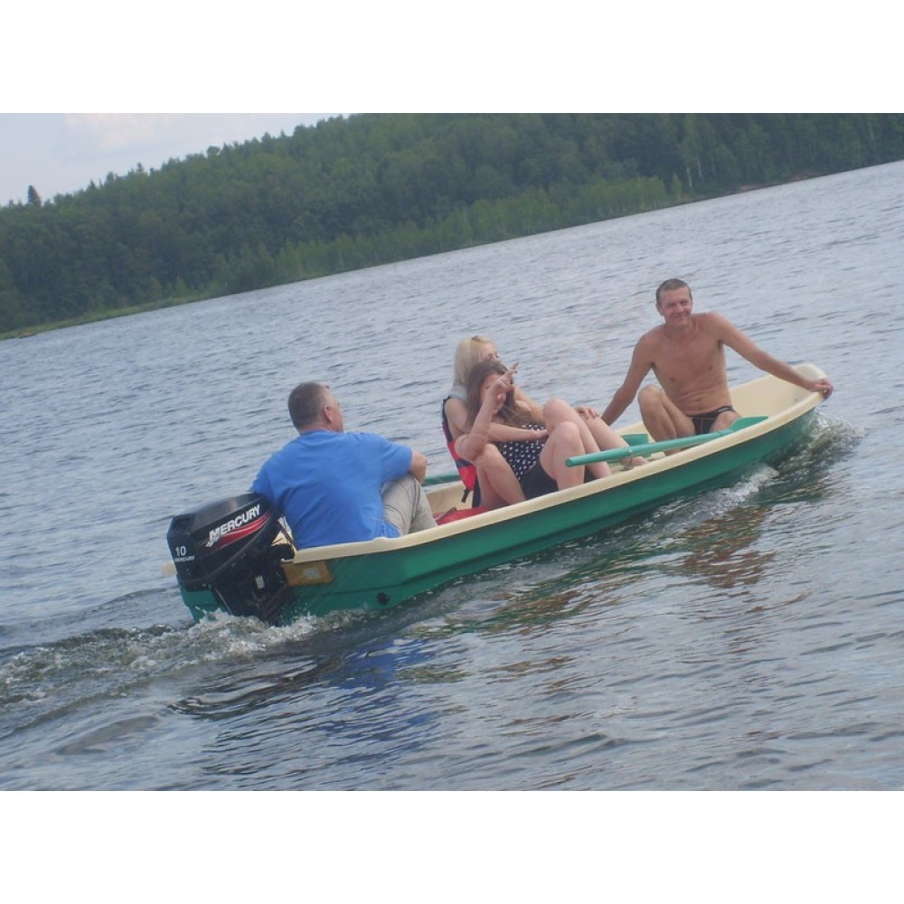 Стеклопластиковая лодка Нейва-4