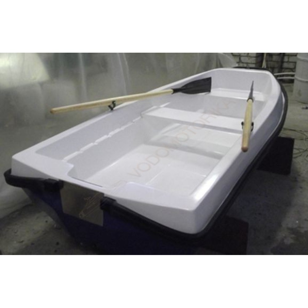 Лодка стеклопластиковая СТЕЛС 270