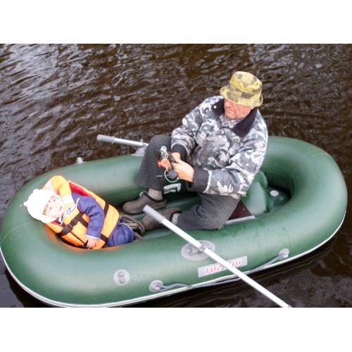 Лодка Мнев и К TUZ-240 надувное днище