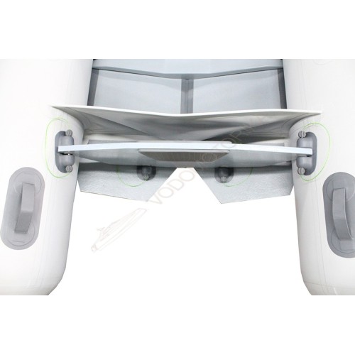 Лодка WINboat 330ARF