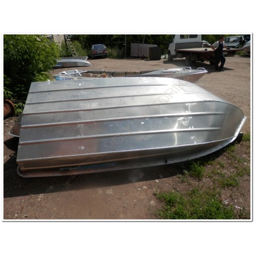 Алюминиевая моторно-гребная лодка Вятка Вариант