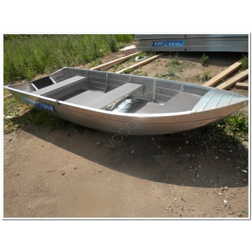 Алюминиевая моторно-гребная лодка Вятка Профи 32
