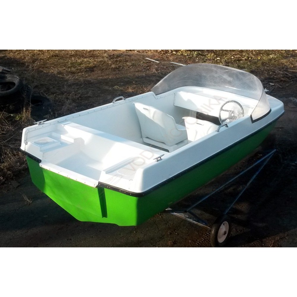 Моторная лодка с автомобильной компоновкой Легант-380 Авто