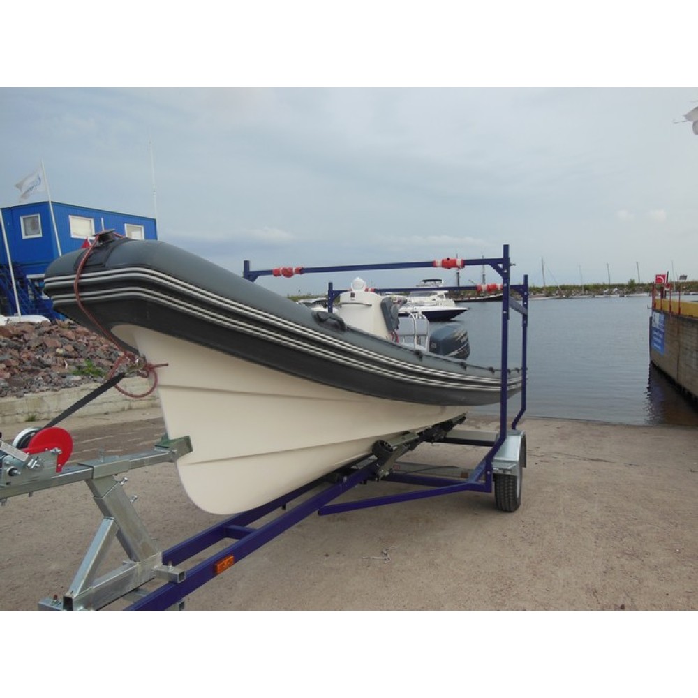 Надувная лодка РИБ Lima Аврора 5.8