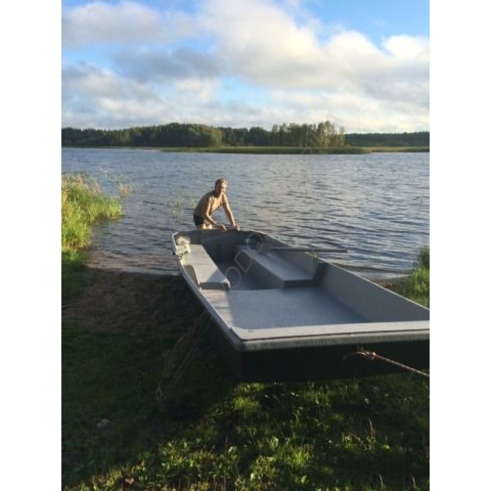 Лодка стеклопластиковая Lima L500