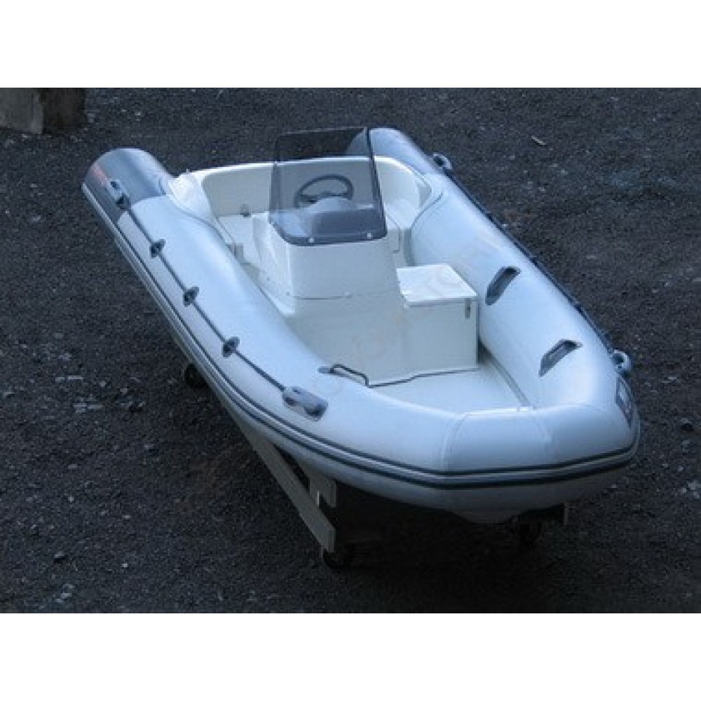 Лодка Буревестник Б-530