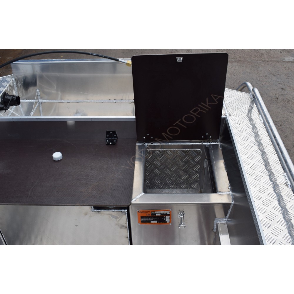 Алюминиевая лодка Wellboat 47 DC