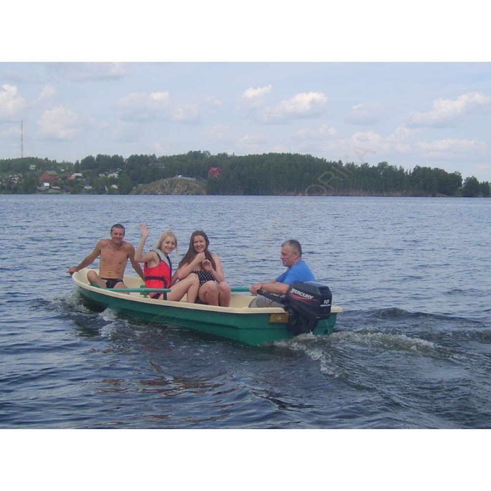 Стеклопластиковая лодка Нейва-4