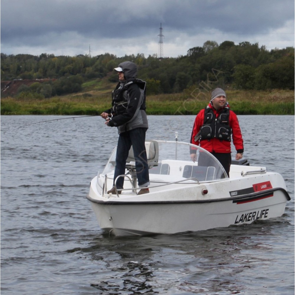 Стеклопластиковая лодка NISSAMARAN Laker V 450 ( с креслами и реллингами )