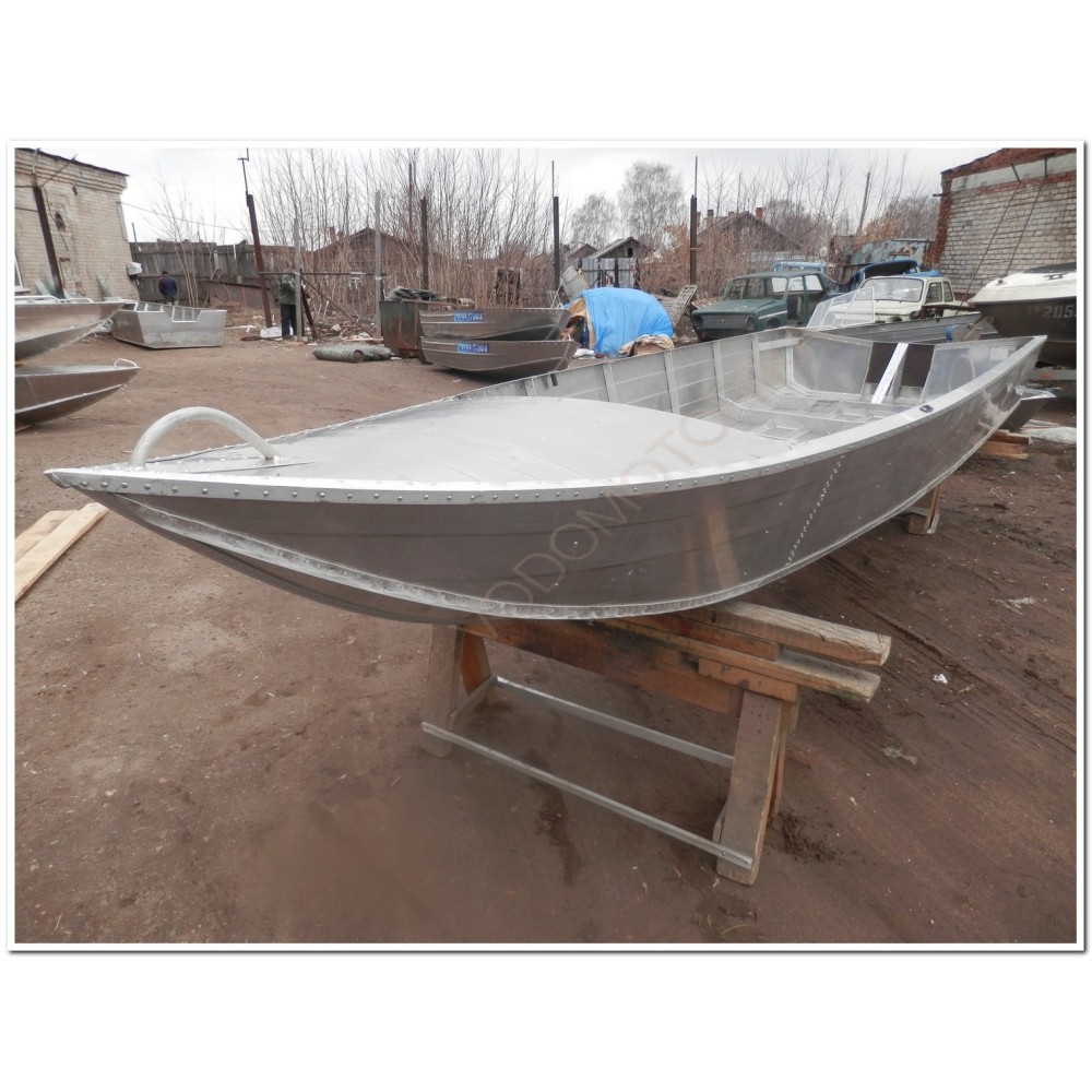 Алюминиевая моторно-гребная лодка Вятка Шило