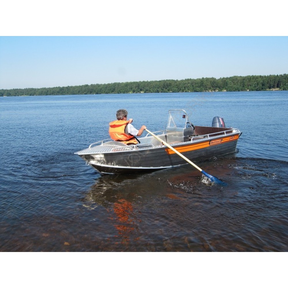 Алюминиевая лодка Wellboat 46 консоль