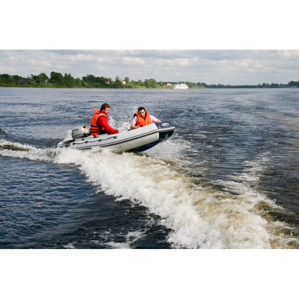 Лодка Мнев и К КАЙМАН N-360 (комбинированный)