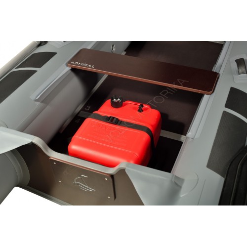 Лодка Адмирал 330